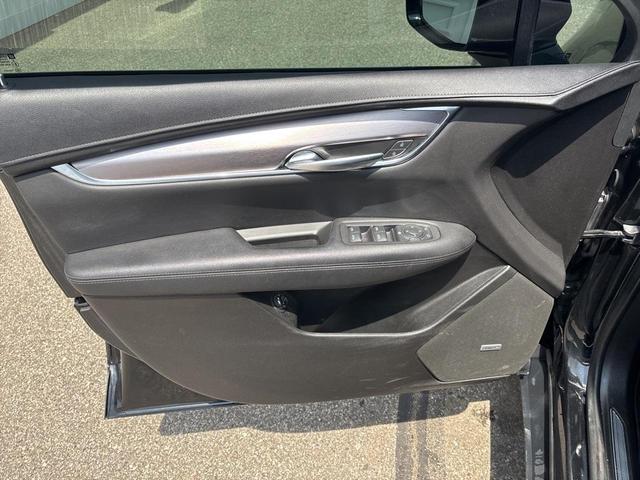 Photo of 2020 Stellar Black Metallic Cadillac XT5