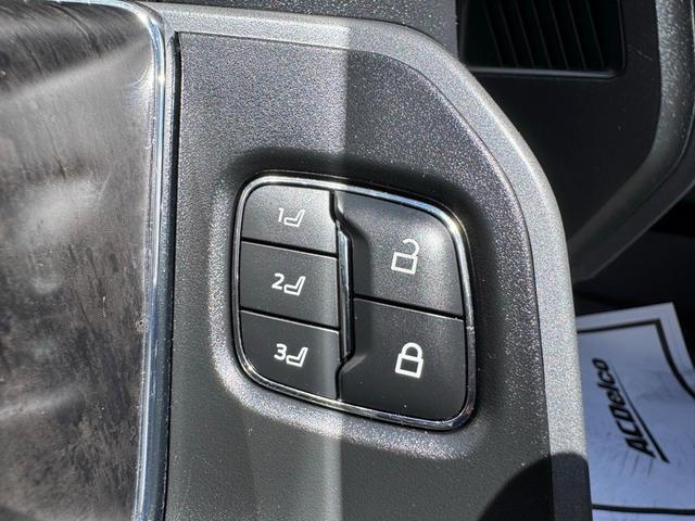 Photo of 2024 Agate Black Metallic Ford F-250