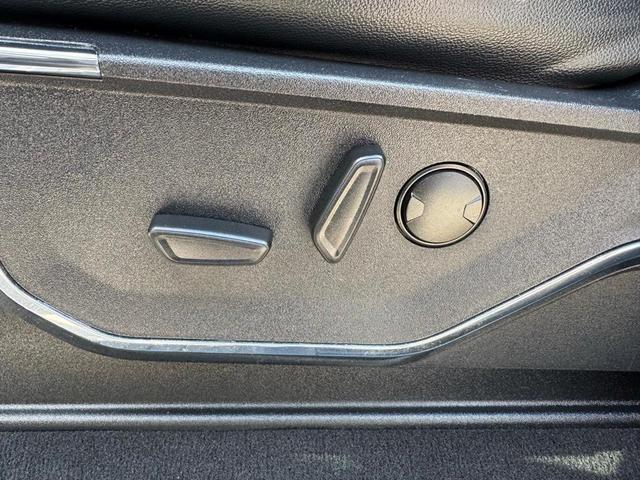 Photo of 2024 Agate Black Metallic Ford F-250