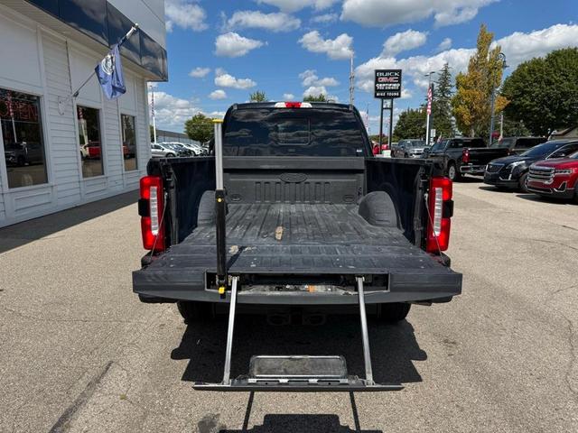 Photo of 2024 Agate Black Metallic Ford F-250