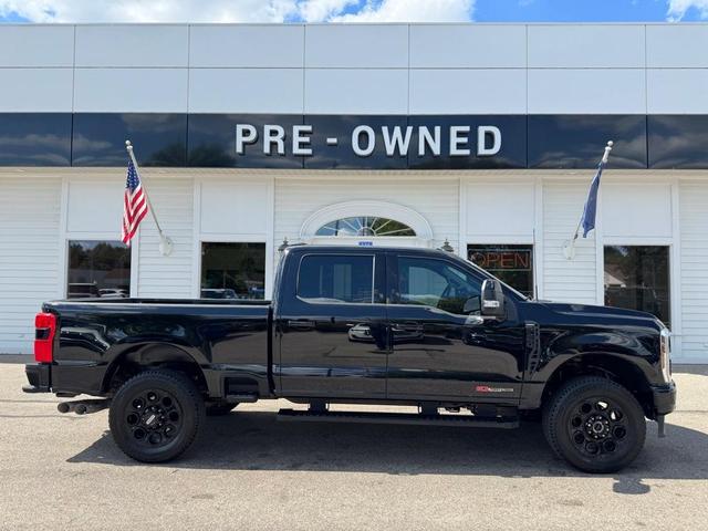 Photo of 2024 Agate Black Metallic Ford F-250