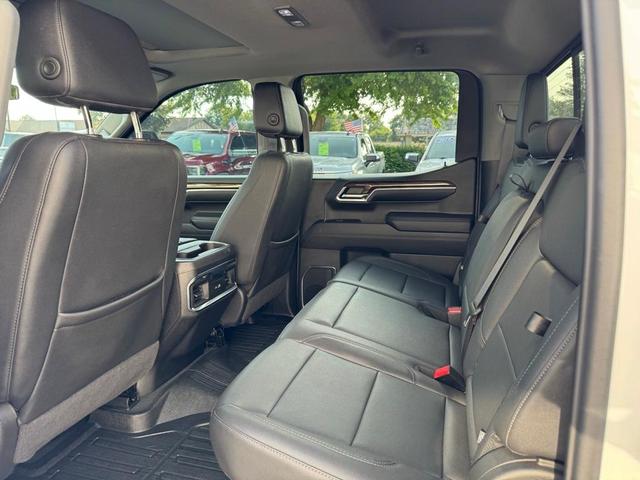 Photo of 2024 Summit White GMC Sierra 1500