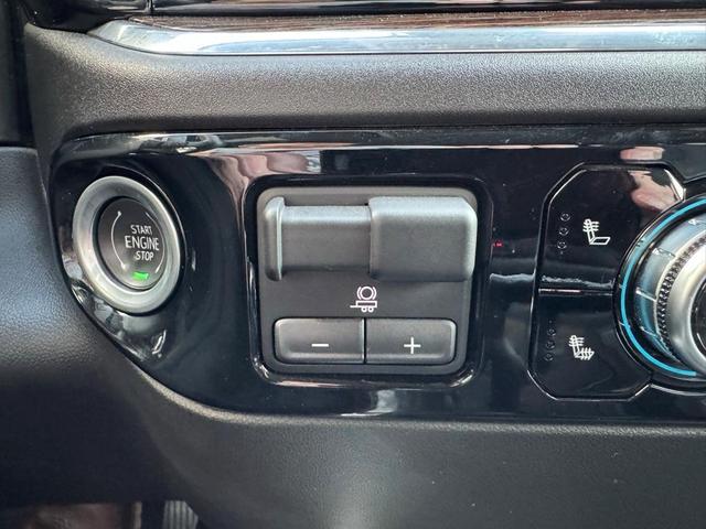Photo of 2024 Summit White GMC Sierra 1500