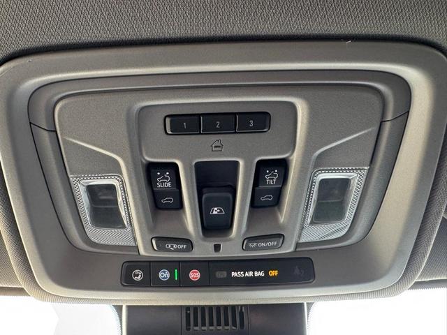 Photo of 2024 Summit White GMC Sierra 1500