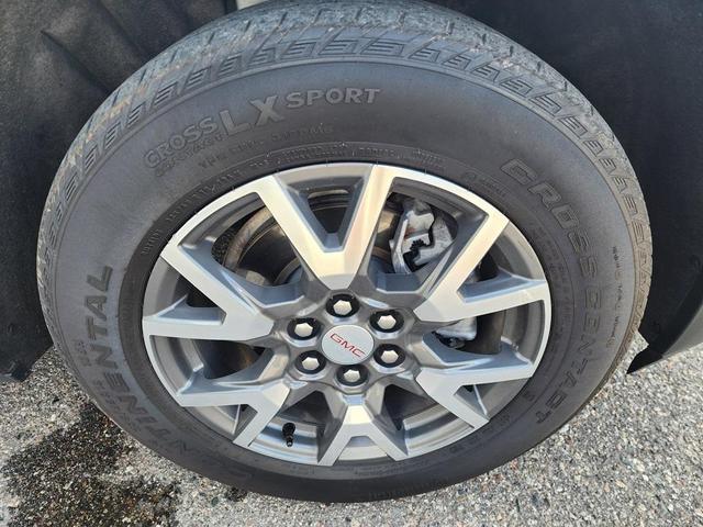 Photo of 2023 Summit White GMC Acadia