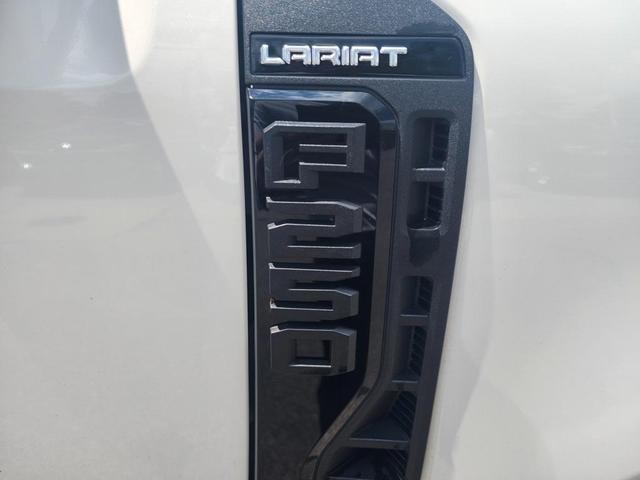 Photo of 2023 Oxford White Ford F-250