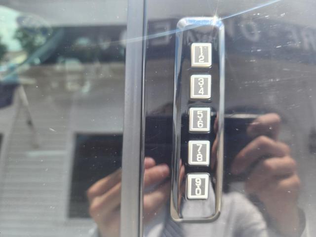 Photo of 2023 Oxford White Ford F-250