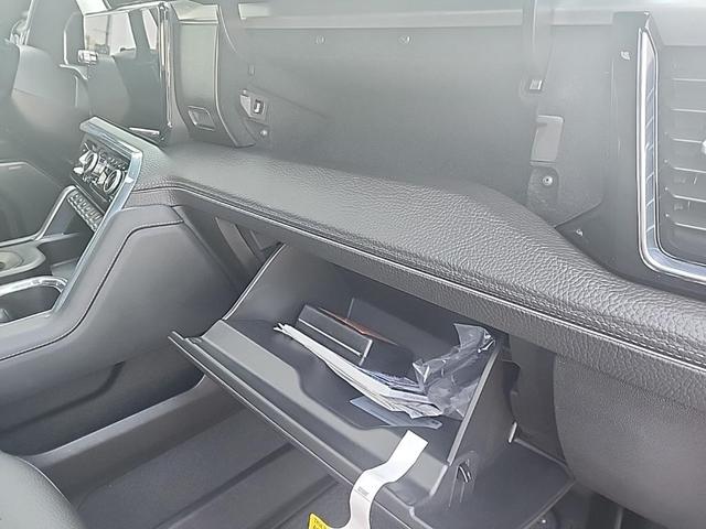 Photo of 2024 Metallic GMC Sierra 1500
