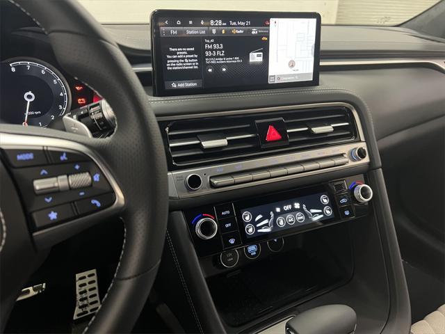 Photo of 2025 Uyuni White Genesis G70