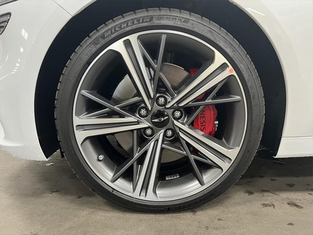 Photo of 2025 Uyuni White Genesis G70