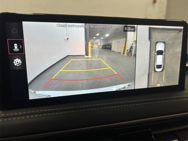 Photo of 2025 Uyuni White Genesis G70