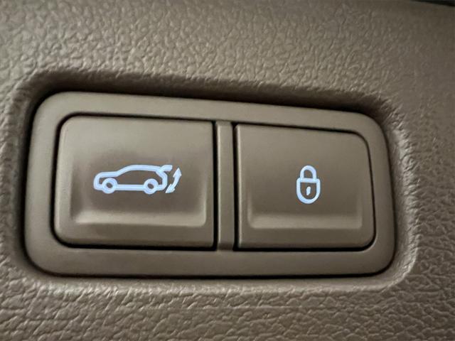 Photo of 2022 Himalayan Gray Genesis GV80