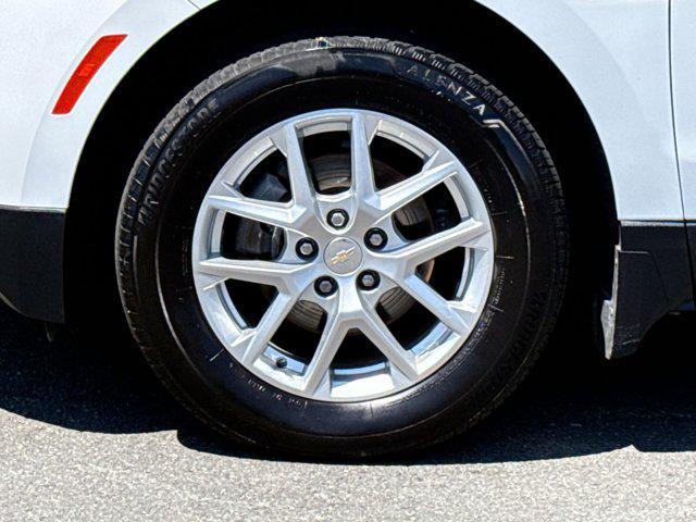 Photo of 2024 Summit White Chevrolet Equinox