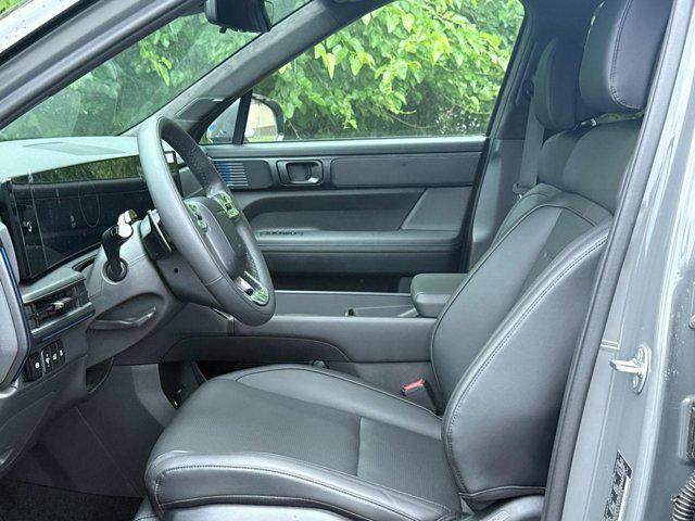 Photo of 2025 Hampton Gray Hyundai SANTA FE