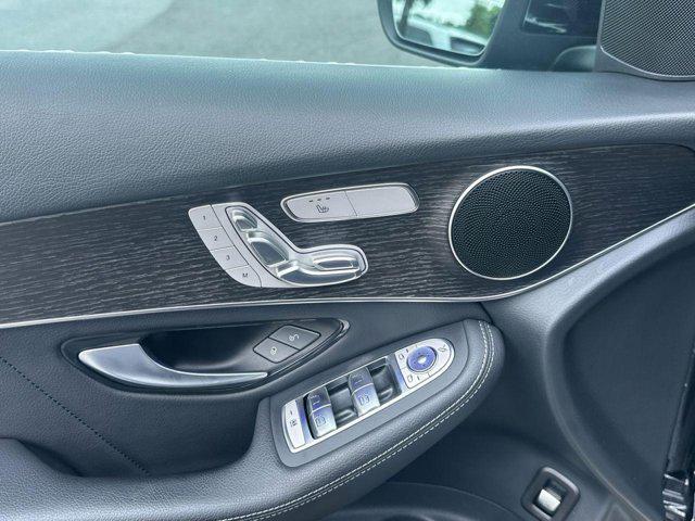 Photo of 2022 Black Mercedes-Benz GLC 300