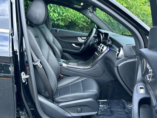 Photo of 2022 Black Mercedes-Benz GLC 300
