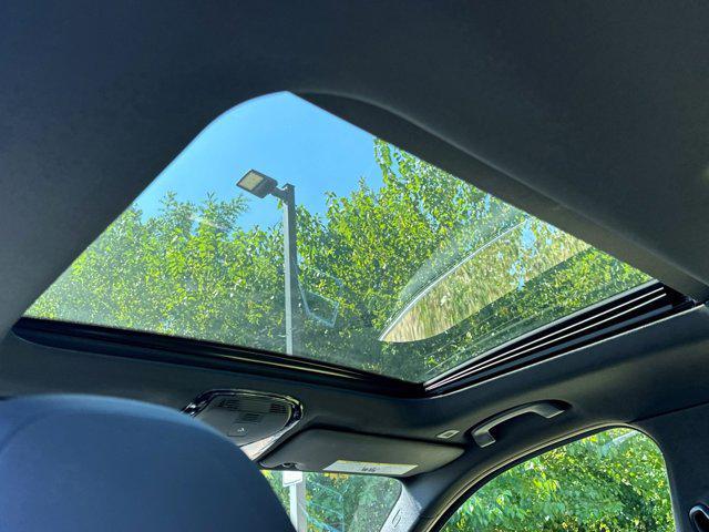 Photo of 2025 Black Sapphire Metallic BMW 330