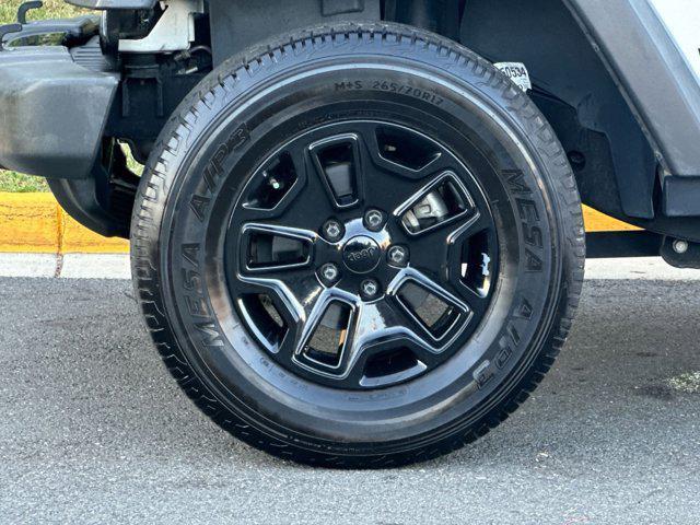 Photo of 2018 Bright White Clearcoat Jeep Wrangler JK