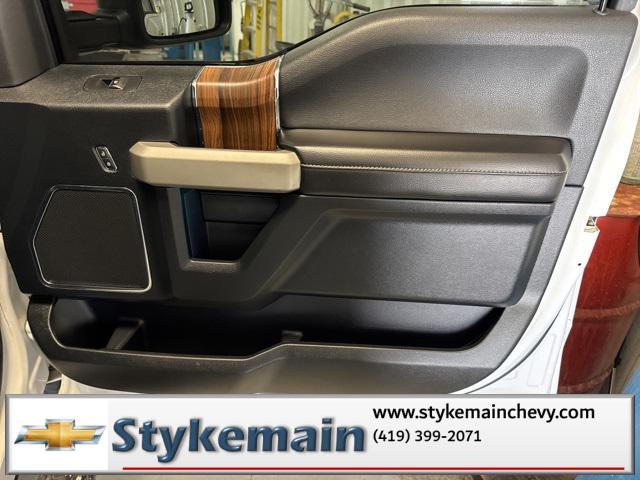 Photo of 2017 Oxford White Ford F-150