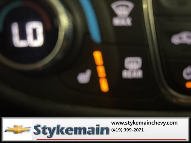 Photo of 2022 Blue Glow Metallic Chevrolet Equinox