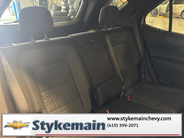 Photo of 2022 Blue Glow Metallic Chevrolet Equinox
