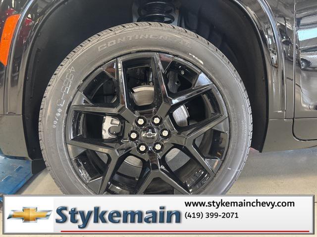 Photo of 2026 Mosaic Black Metallic Chevrolet Traverse