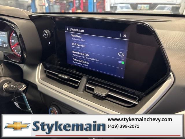 Photo of 2025 Sterling Gray Metallic Chevrolet Trax