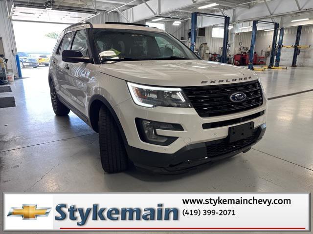 Photo of 2016 White Platinum Metallic Tri-Coat Ford Explorer
