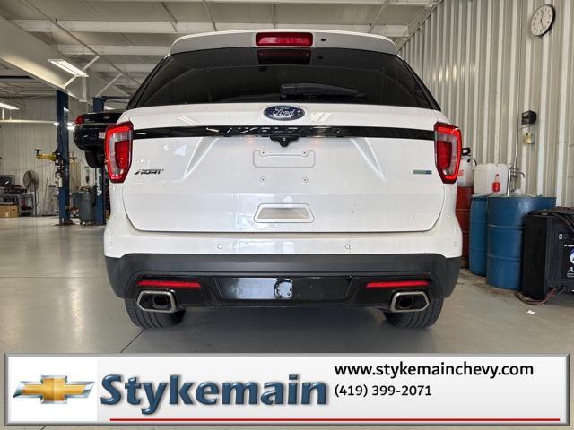 Photo of 2016 White Platinum Metallic Tri-Coat Ford Explorer