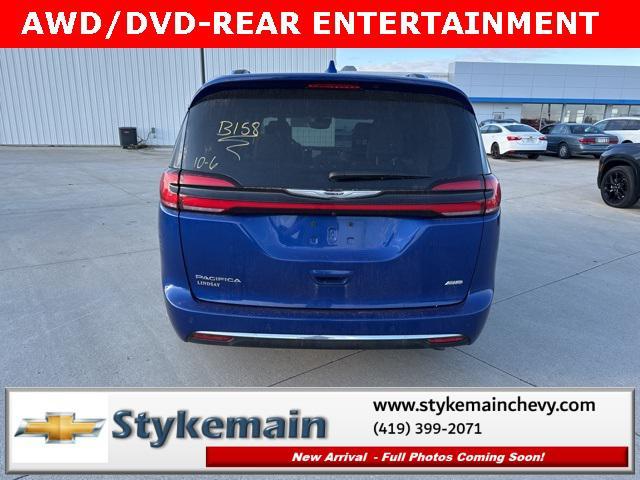 Photo of 2021 Ocean Blue Metallic Chrysler Pacifica