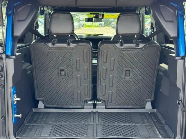 Photo of 2023 Velocity Blue Metallic Ford Bronco