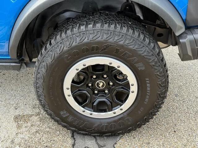 Photo of 2023 Velocity Blue Metallic Ford Bronco