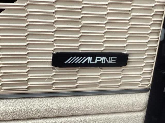 Photo of 2023 Rocky Mountain Pearlcoat Jeep Grand Cherokee