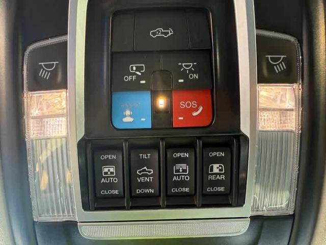 Photo of 2025 Bright White Clearcoat RAM 1500