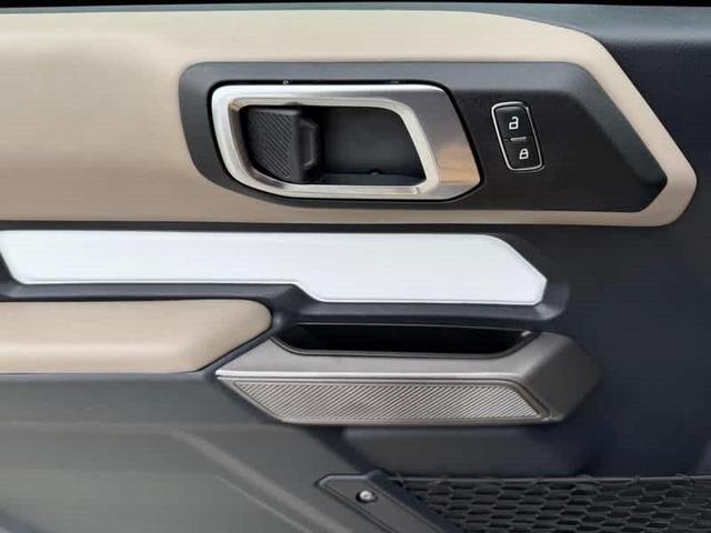 Photo of 2023 Oxford White Ford Bronco