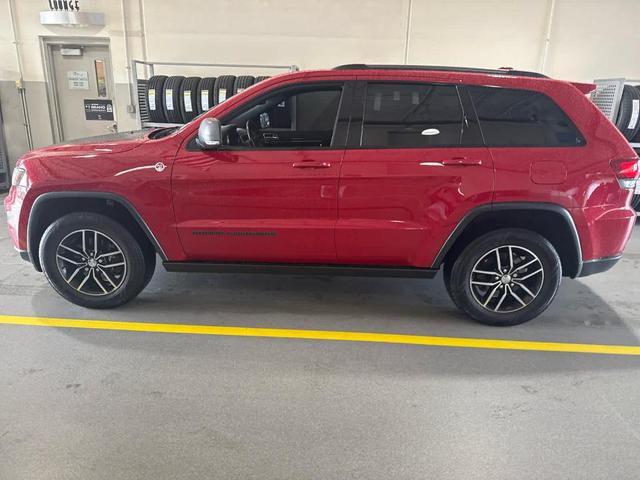 Photo of 2017 Redline 2 Coat Pearl Jeep Grand Cherokee