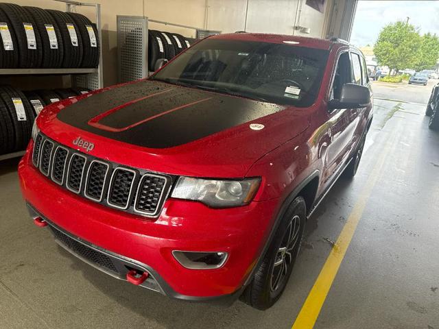 Photo of 2017 Redline 2 Coat Pearl Jeep Grand Cherokee