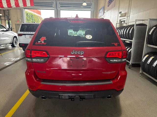Photo of 2017 Redline 2 Coat Pearl Jeep Grand Cherokee