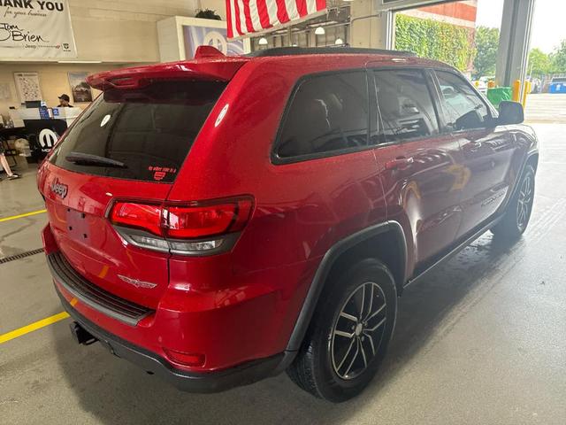 Photo of 2017 Redline 2 Coat Pearl Jeep Grand Cherokee