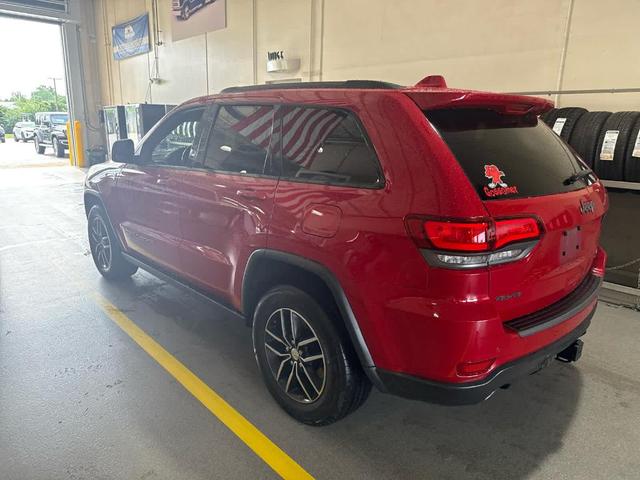 Photo of 2017 Redline 2 Coat Pearl Jeep Grand Cherokee