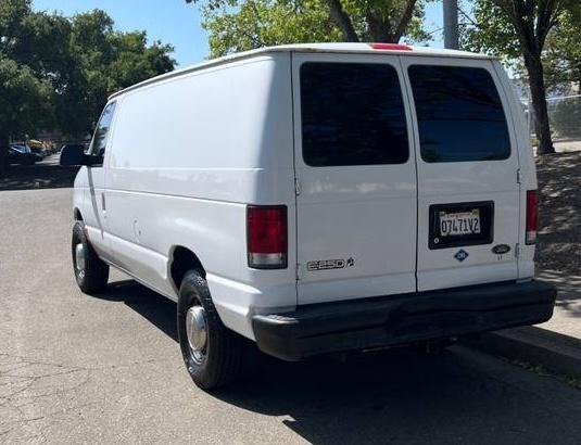 2001 Ford E250