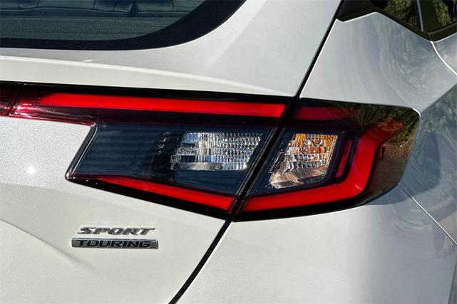 Photo of 2025 Platinum White Pearl Honda Civic Hybrid