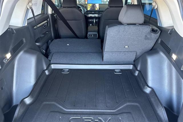 Photo of 2026 Solar Silver Metallic Honda CR-V
