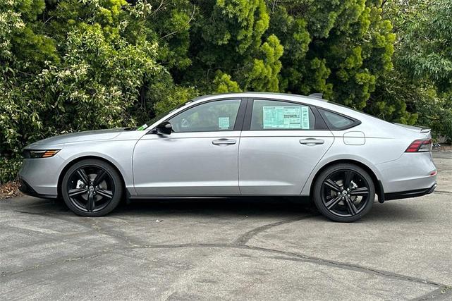 Photo of 2025 Solar Silver Metallic Honda Accord Hybrid
