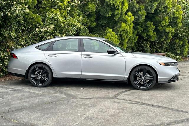 Photo of 2025 Solar Silver Metallic Honda Accord Hybrid