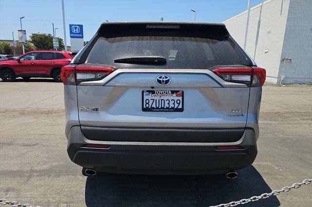 Photo of 2021 Silver Sky Metallic Toyota RAV4 Hybrid