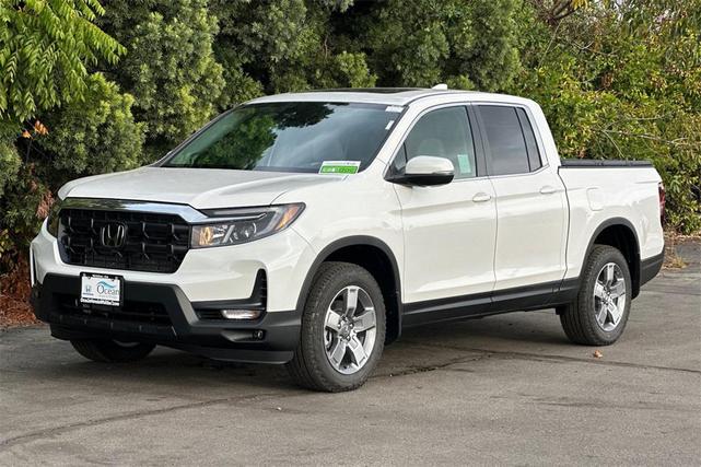 Photo of 2025 Platinum White Pearl Honda Ridgeline