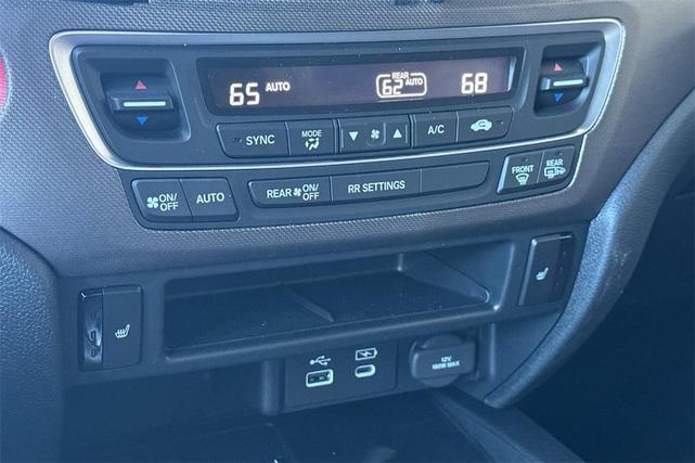 Photo of 2025 Platinum White Pearl Honda Ridgeline