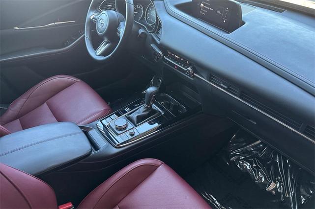 Photo of 2025 Gray Metallic Mazda CX-30