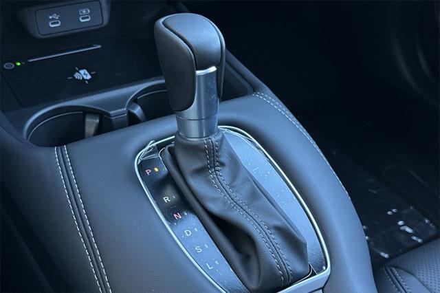 Photo of 2026 Platinum White Pearl Honda HR-V